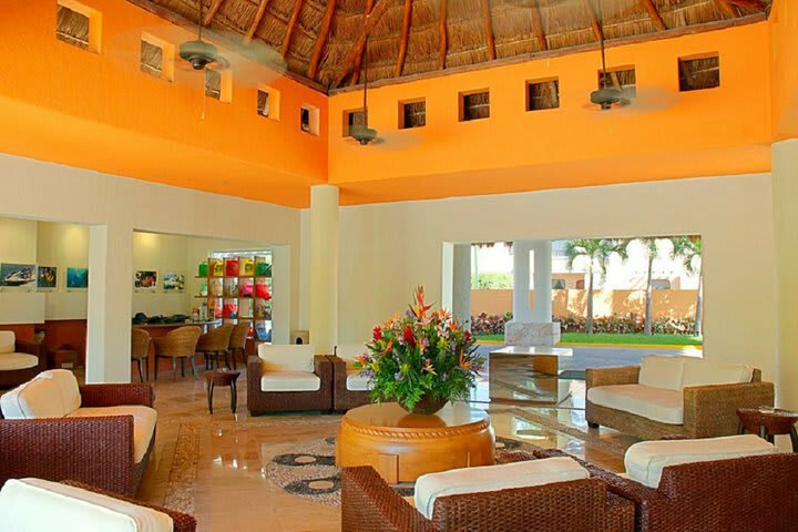 Hotel Laguna Suites Golf & Spa
