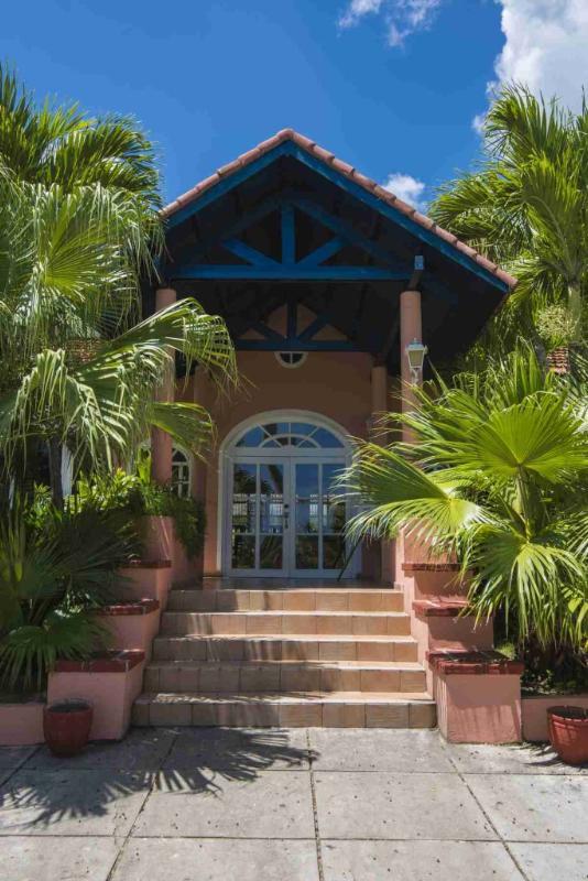 Hotel Villa Tropico