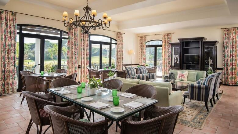 Hotel Pine Cliffs Village & Golf Suites