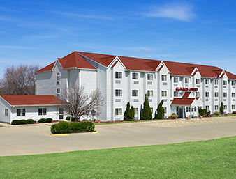 Hotel Ramada Limited And Suites Bloomington