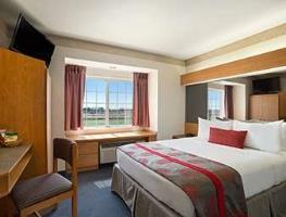 Hotel Ramada Limited And Suites Bloomington
