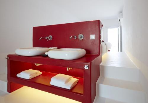 Hotel Adore Santorini