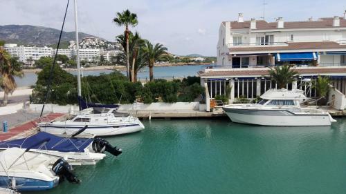 Apartamentos El Puerto 3000