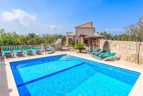 Alcudia Villa Sleeps 10 Wifi