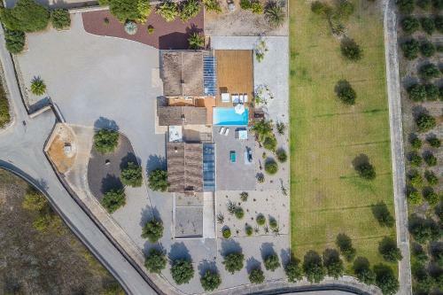 Stunning Mediterranean Villa Large Gardens Pool Jacuzzi