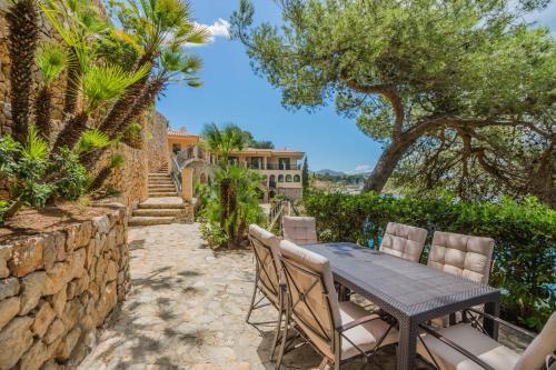 Alcudia Villa Sleeps 8 Pool Wifi