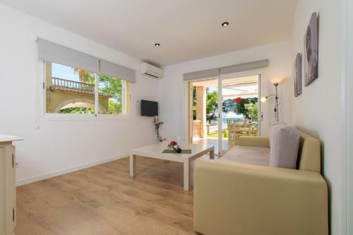 Vidalba E Apartment