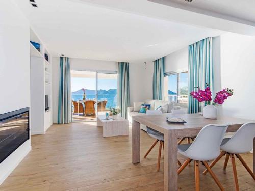 Apartment Morer Sea Views