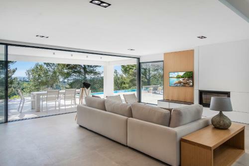 Brand New Luxury Villa Infinity Pool & Views