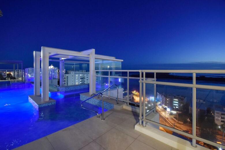 Hotel Pumicestone Blue
