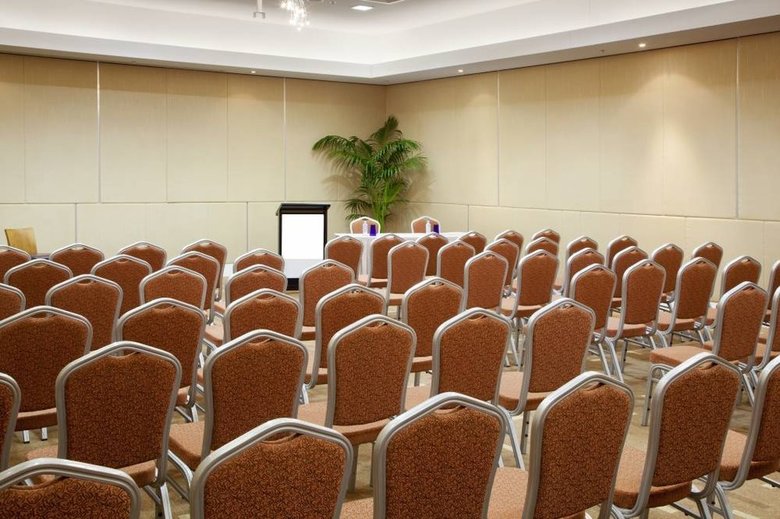 Hotel Crowne Plaza Pelican Waters