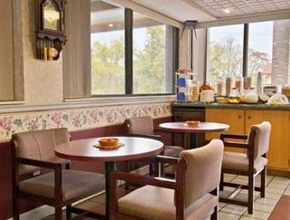 Hotel Ramada Limited Clarksville Tn