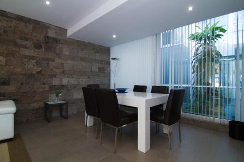 Luxury Villa In Habitats Del Duque