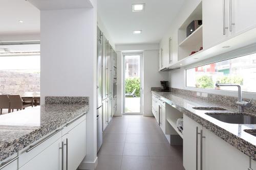 Luxury Villa In Habitats Del Duque