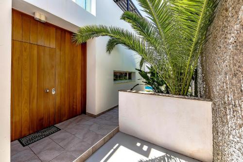 Luxury Villa In Habitats Del Duque
