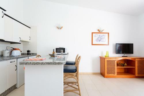 Apartment Malibu Park With Ocean View