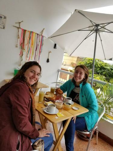 Hostal Malu House For Travelers And Backpackers