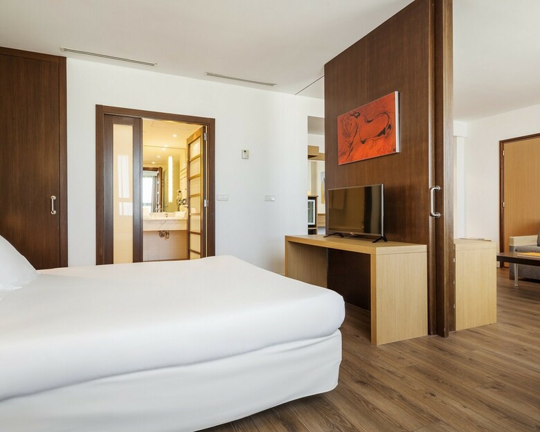 Hotel Ilunion Valencia 4