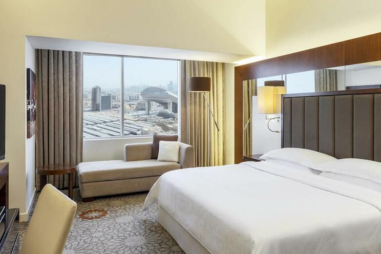 Hotel Pullman Mall Of The Emirates