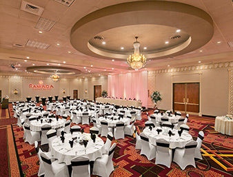 Ramada Plaza Fargo Hotel And C
