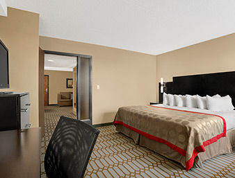 Ramada Plaza Fargo Hotel And C
