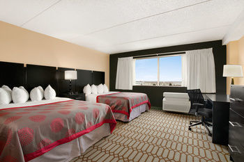 Ramada Plaza Fargo Hotel And C