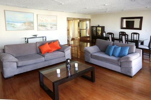 Apartamentos Oceanfront Miraflores Larcomar Next To Marriott