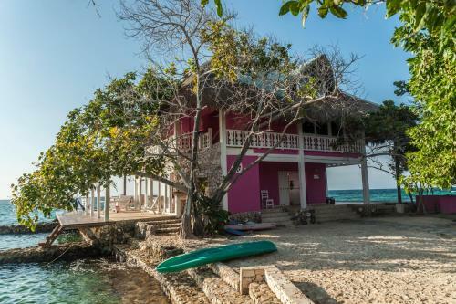 Isla Rosa Boutique By Nomad Guru