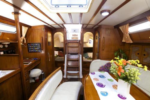 Velero 44 Pies.
