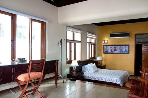 7 Bedroom Mansion In Bocagrande
