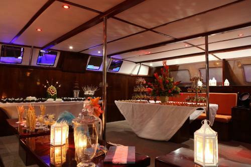 Catamaran 65 Pies Cartagena