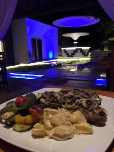 Hotel Cabanas Luxury