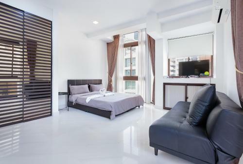 Studio Apartment At Orchard Road Shopping Area