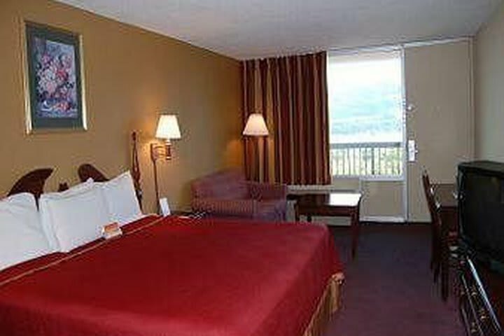 Hotel Howard Johnson Inn And Conference Center