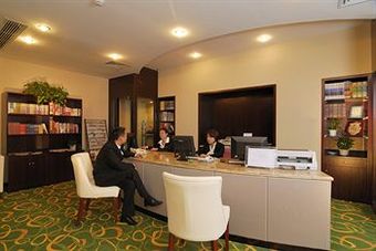 Poly White Rose Hotel