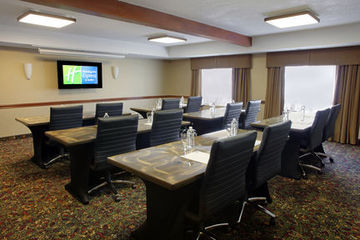 Holiday Inn Express Hotel & Su