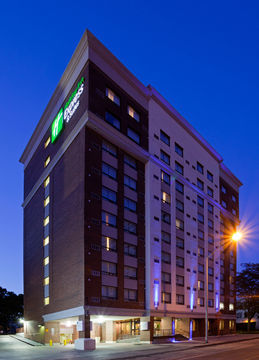 Holiday Inn Express Hotel & Su
