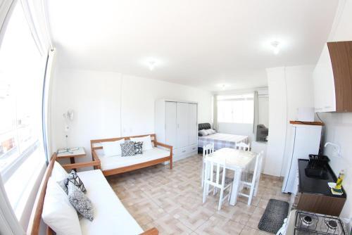 Apartamento Quitinete Com Garagem 4p
