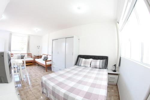 Apartamento Quitinete Com Garagem 4p