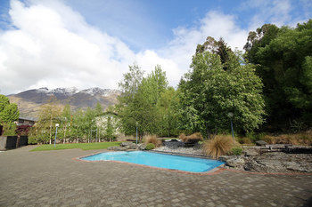 Coronet Peak Hotel