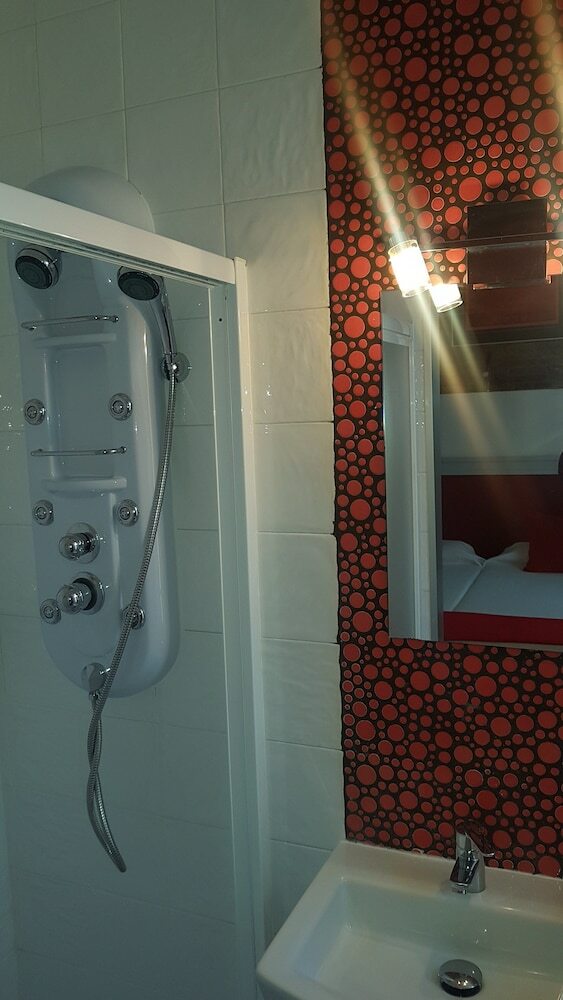Hotel Y Apartamentos Do�a Lola