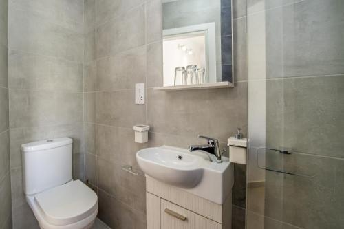 Studio Apartments, Theoria Travel