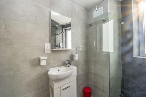 Studio Apartments, Theoria Travel