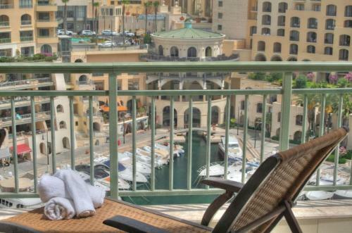 Marina View Luxury Apartment