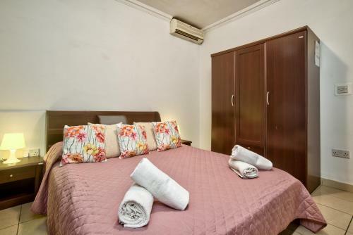 Quirky, Seafront 2-bedroom Apartment