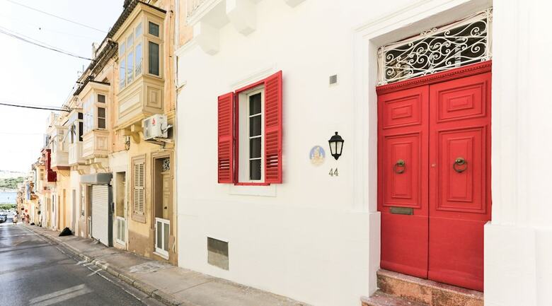 Hostal House Of Pomegranates