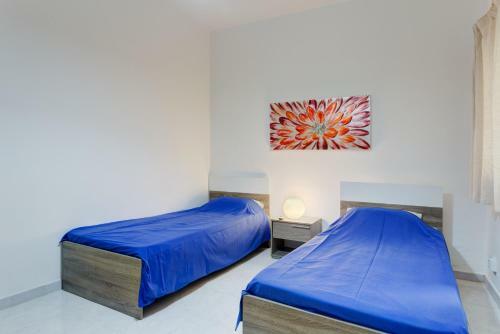 Marvellous Seafront Apartment In Sliema