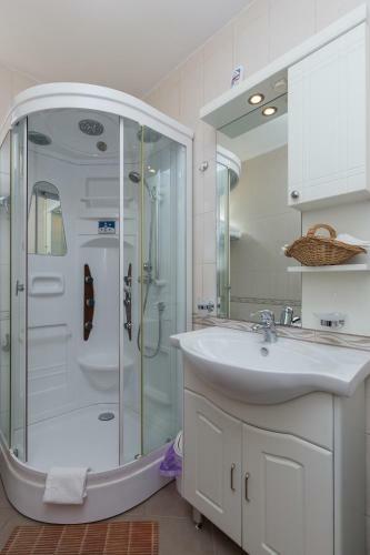 Apartments Milanovi?