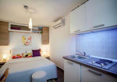 Honey Apartments