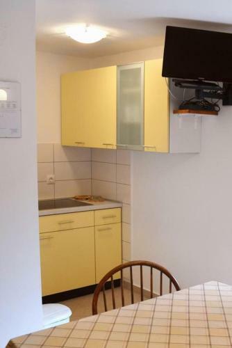 Apartment Cres 7876a